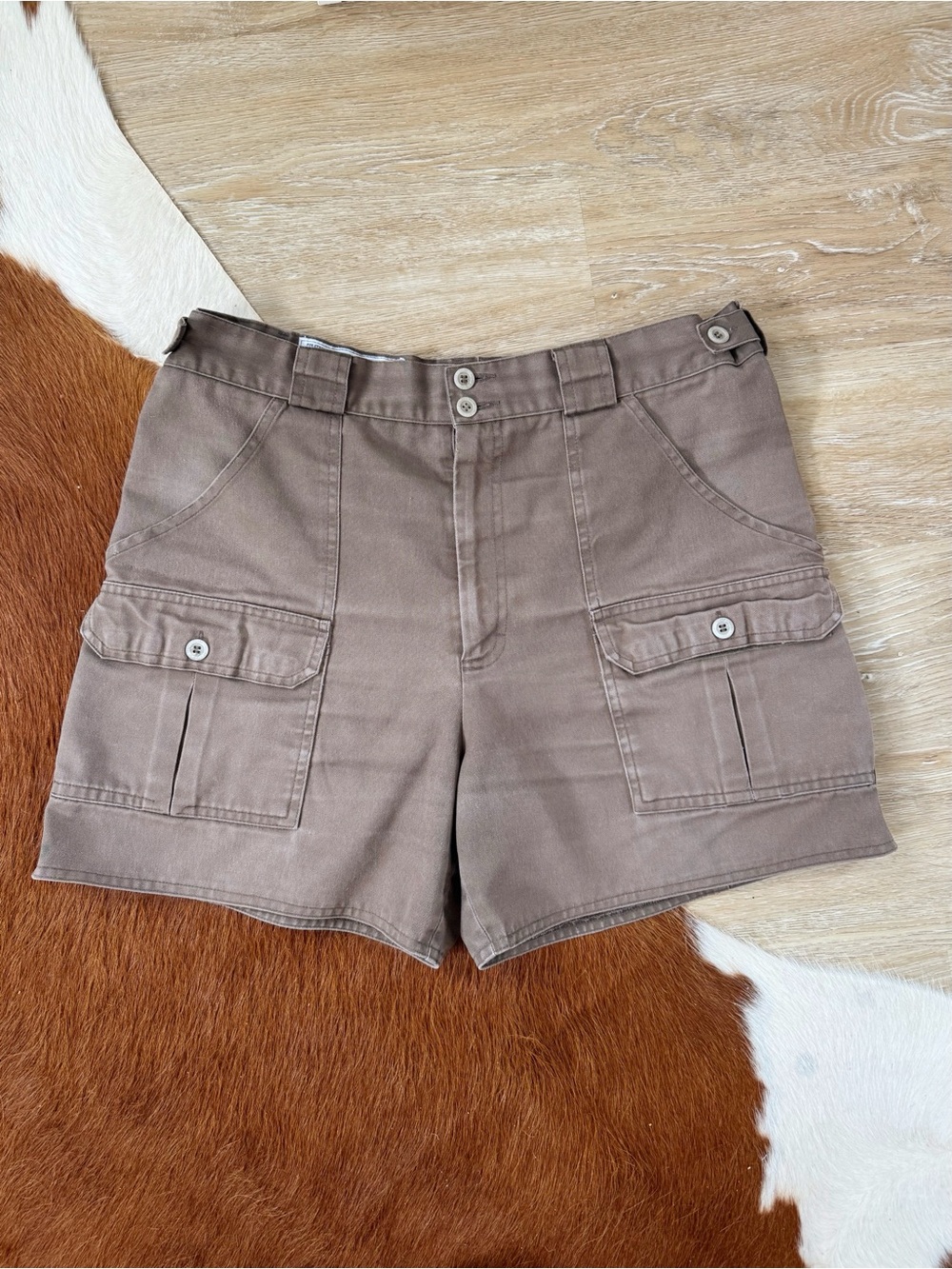 Vintage Tilley Endurables Cargo Shorts in Taupe High Rise Made in Canada 90s